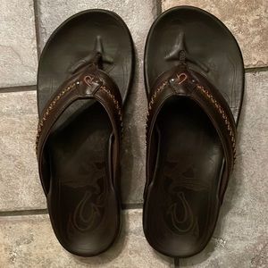 Barely used size 10 Olukai Mea Ola Sandals